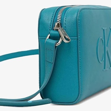  Calvin Klein Sculpted Camera Kadın Yeşil El Çantası