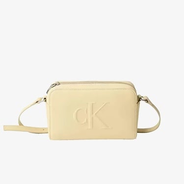  Calvin Klein Sculpted Kadın Beyaz El Çantası