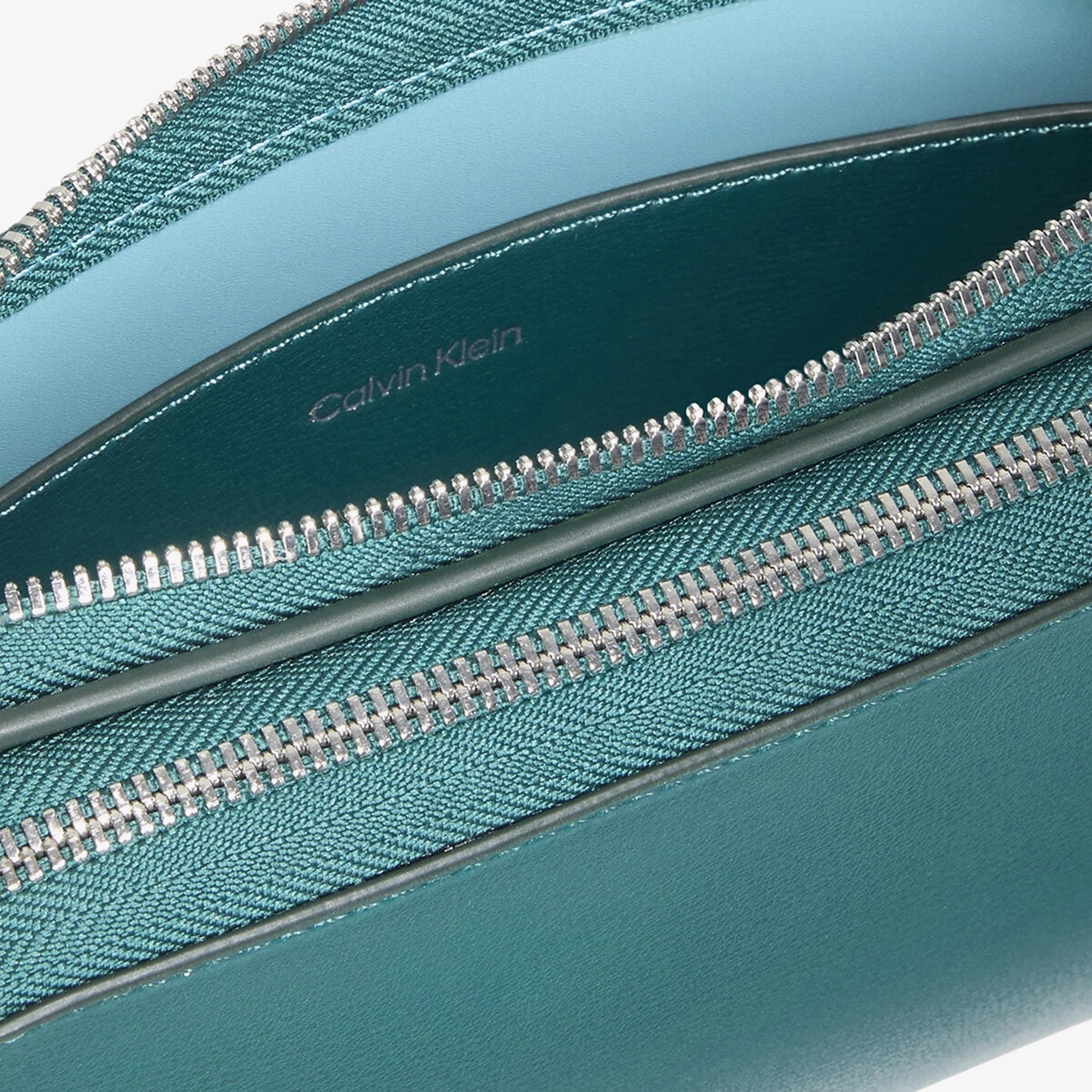 Calvin Klein Foil Logo Elongated Camera Kadın Yeşil El Çantası