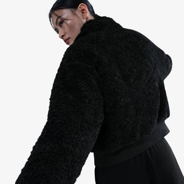  Nike Sportswear Essential Kadın Siyah Mont