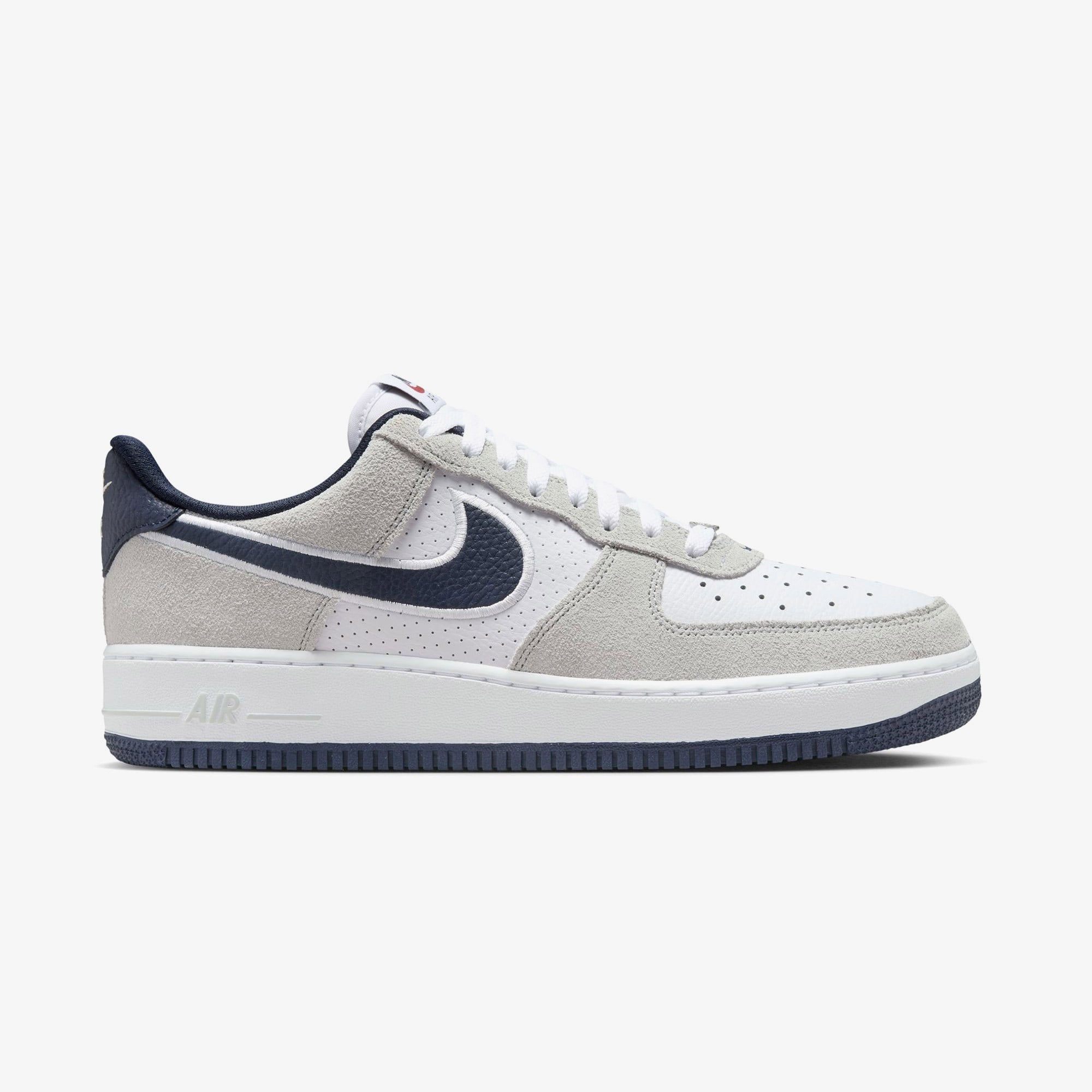 Nike Air Force 1 '07 LV8 Erkek Beyaz Spor Ayakkabı