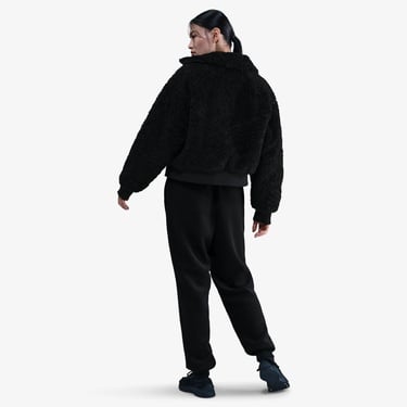  Nike Sportswear Essential Kadın Siyah Mont