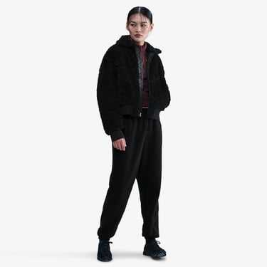  Nike Sportswear Essential Kadın Siyah Mont