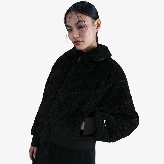  Nike Sportswear Essential Kadın Siyah Mont