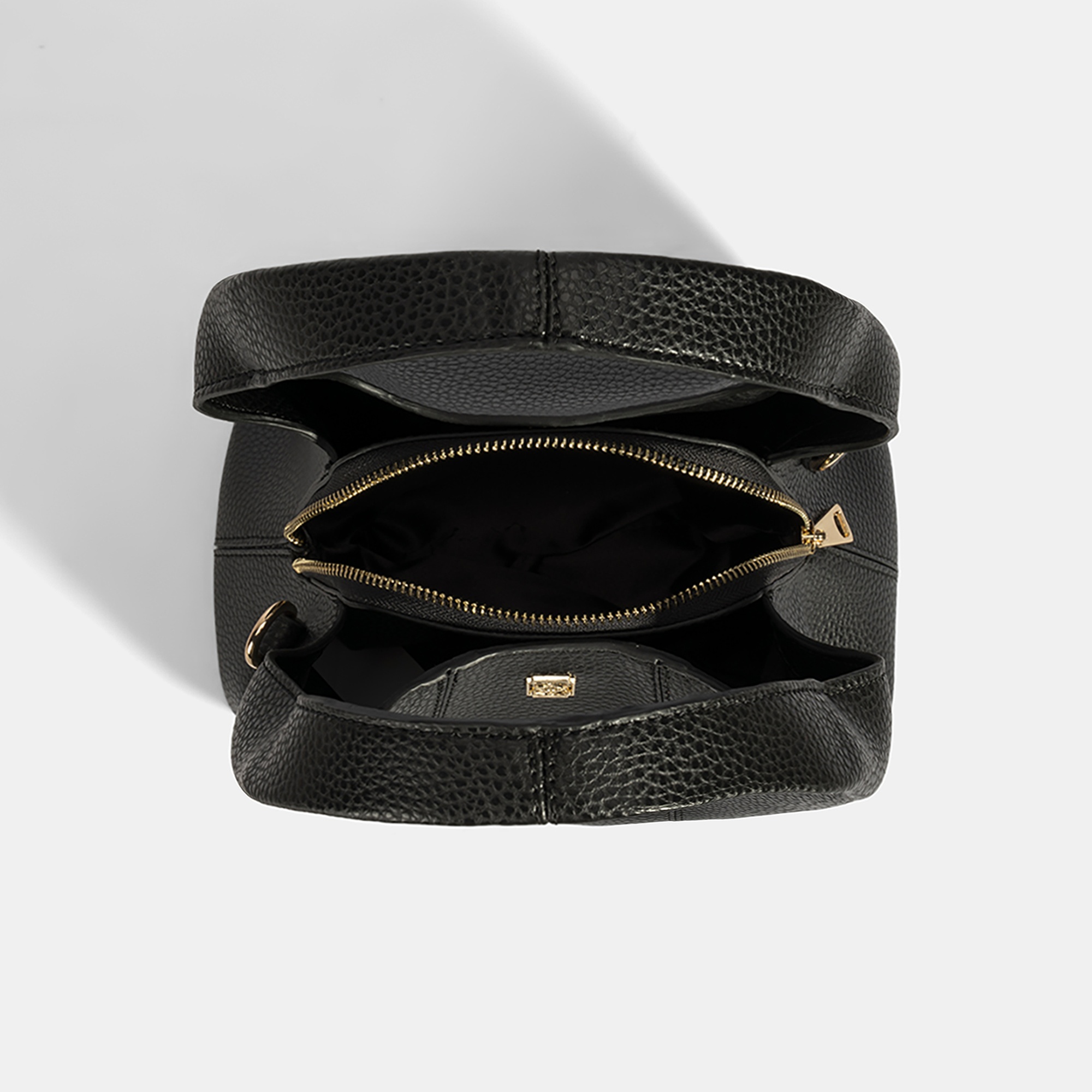 Kadın Siyah Omuz Askılı El Çantası