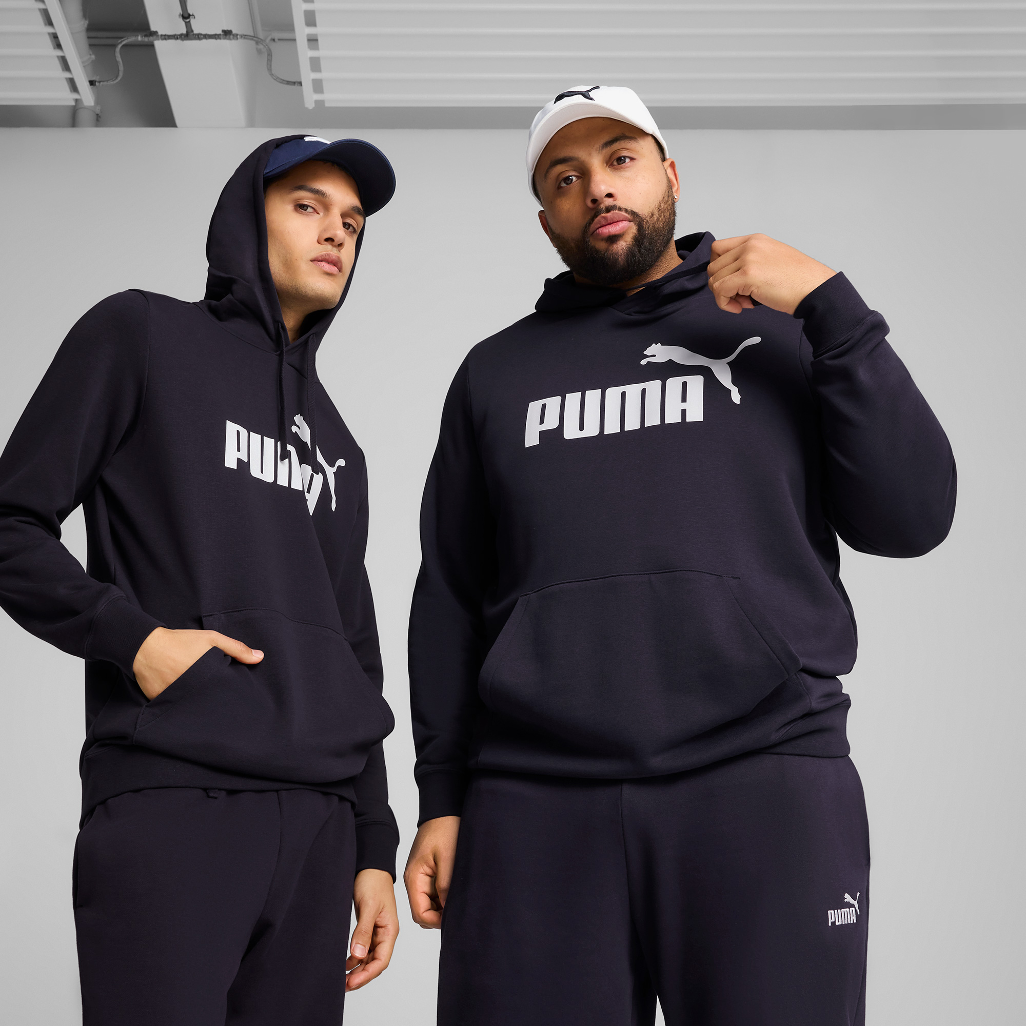  Puma Essentials No. 1 Logo Erkek Lacivert Sweatshirt
