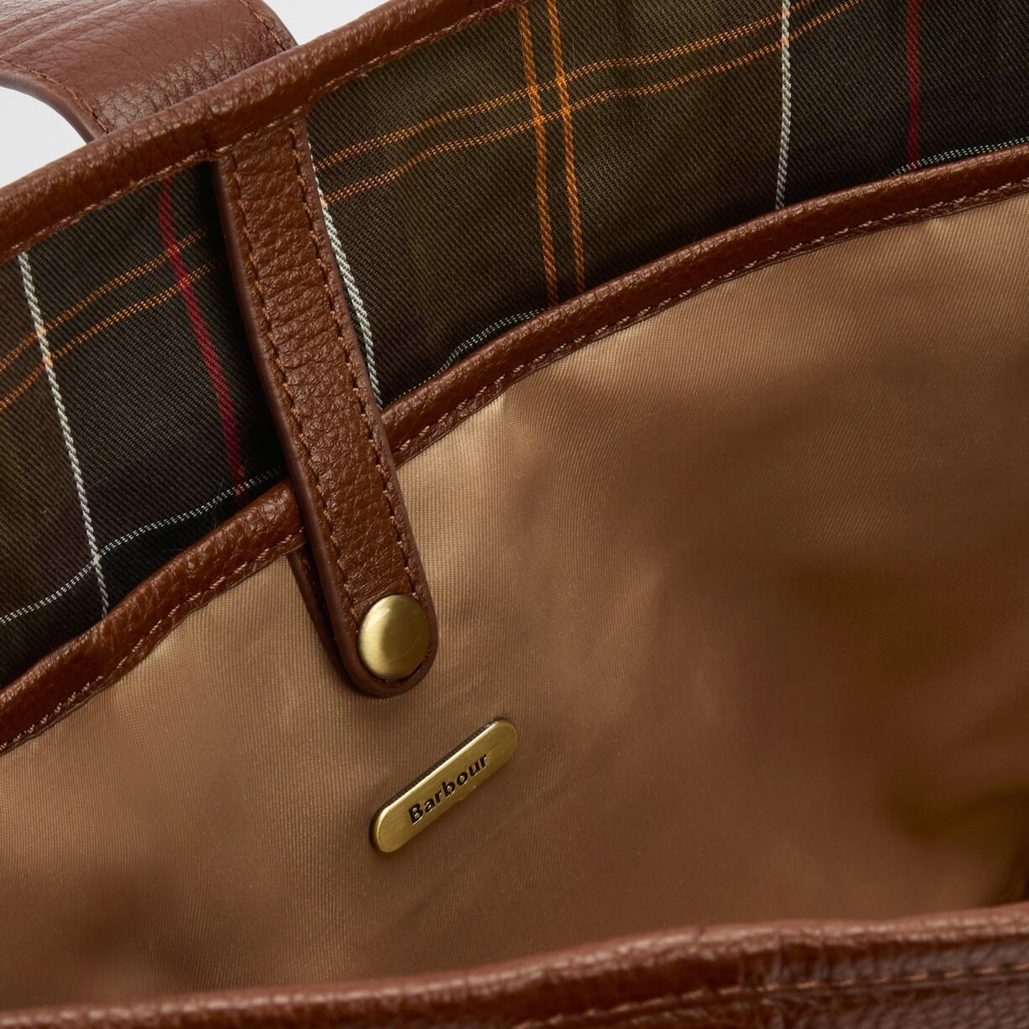 Barbour Alder Deri Kol Çantası