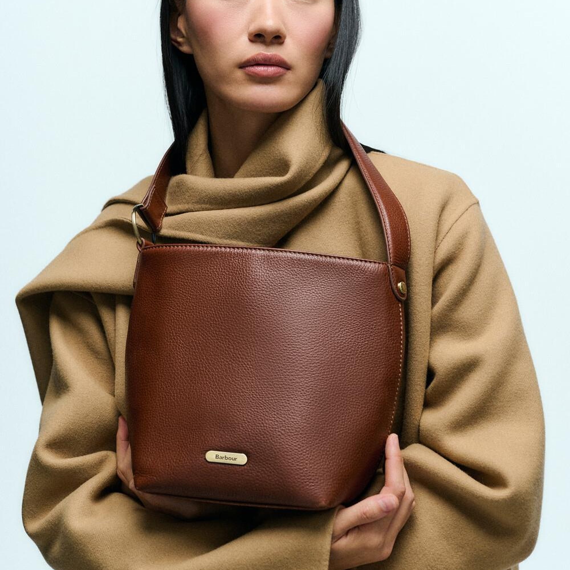 Barbour Cedar Deri Bucket Çanta