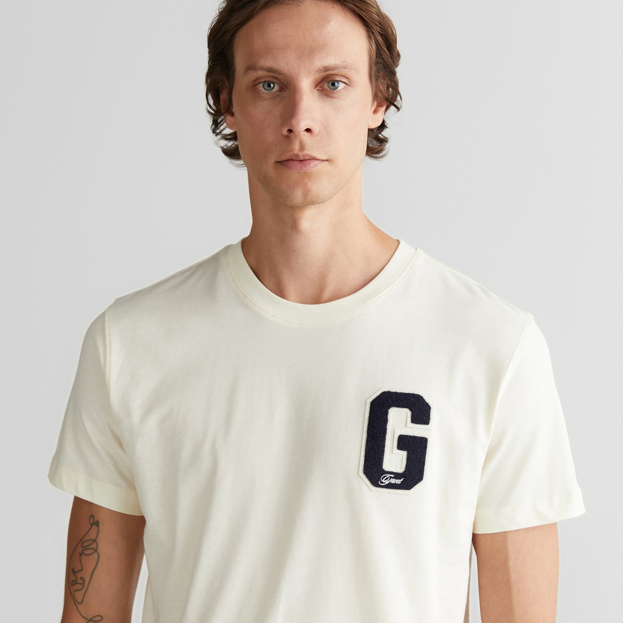 GANT Erkek Krem Regular Fit Bisiklet Yaka Logolu T-Shirt
