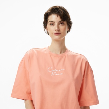  Calvin Klein Cropped Boxy Chain Stitch Logo Kadın Turuncu T-Shirt