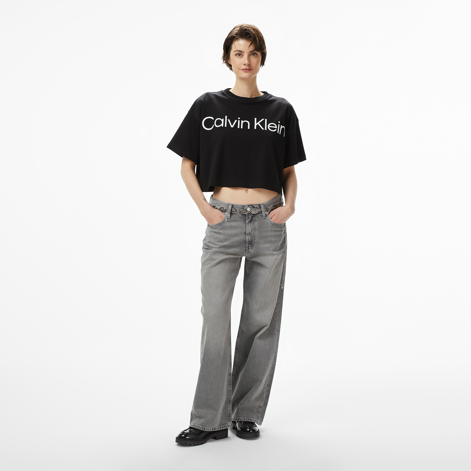 Calvin Klein Boxy Logo Graphic Kadın Siyah T-Shirt