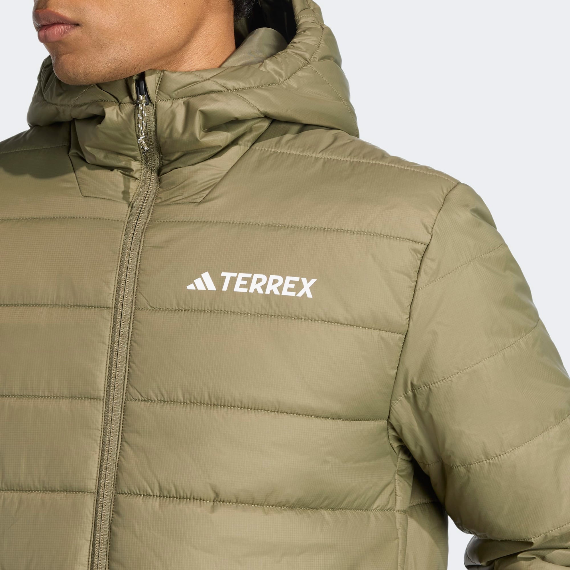 adidas Terrex Multi Essentials Climawarm Yalıtımlı Kapüşonlu Erkek Yeşil Yürüyüş Montu
