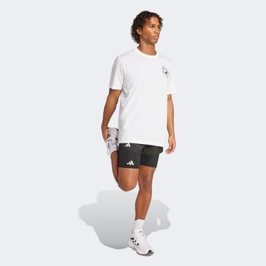  adidas Running Chase The Runners High Graphic Erkek Beyaz Koşu T-Shirt