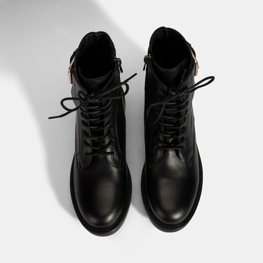  Kadın Siyah Bağcıklı Deri Postal Bot