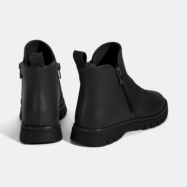  Kadın Siyah Fermuarlı Deri Bot