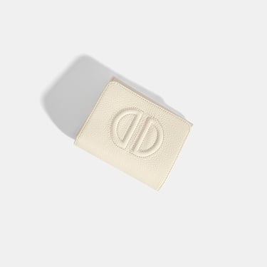  Kadın Beyaz Deri Cüzdan