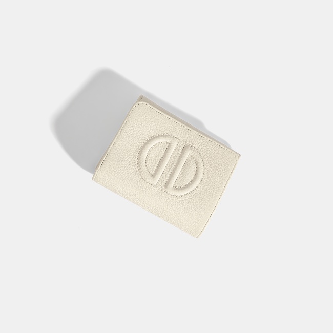  Kadın Beyaz Deri Cüzdan