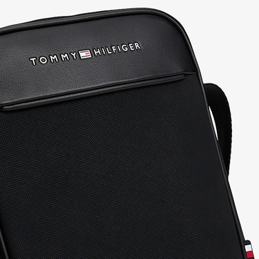  Tommy Hilfiger Foundation Mini Reporter Erkek Siyah Çapraz Çanta
