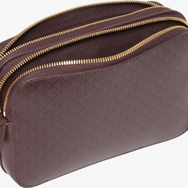  Calvin Klein Emblem Elongated Camera Kadın Kırmızı El Çantası