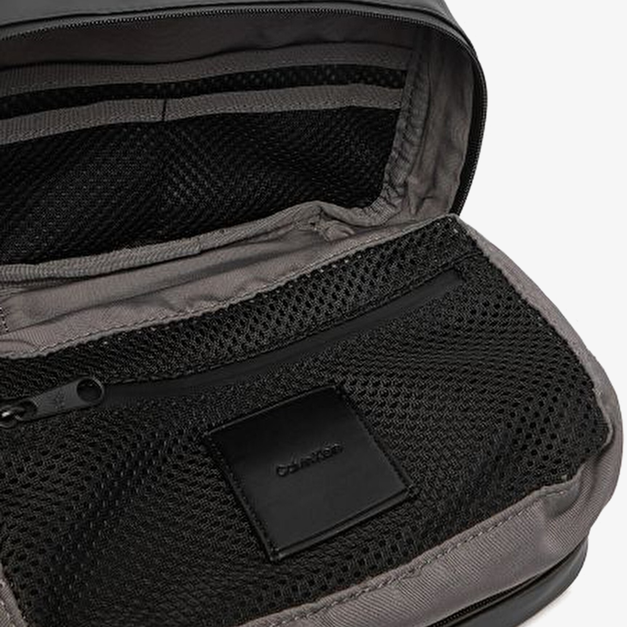 Calvin Klein Utility Dopp Kit Hanger Erkek Siyah El Çantası