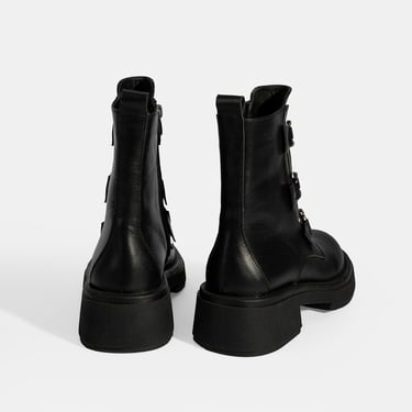  Kadın Siyah Metal Toka Detaylı Deri Postal Bot