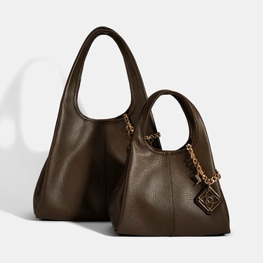  Kadın Kahve Charm Aksesuarlı Deri Omuz Çantası