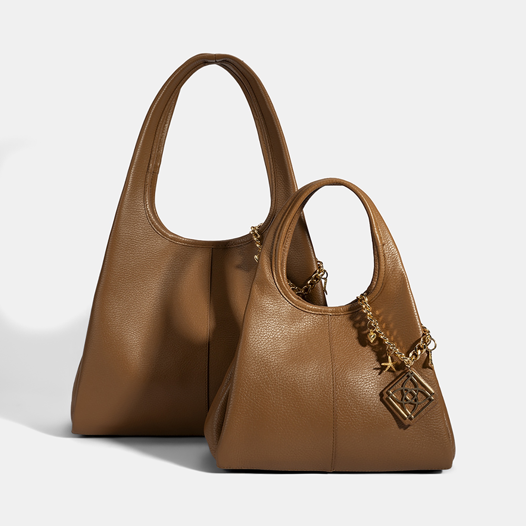 Kadın Taba Charm Aksesuarlı Deri Omuz Çantası