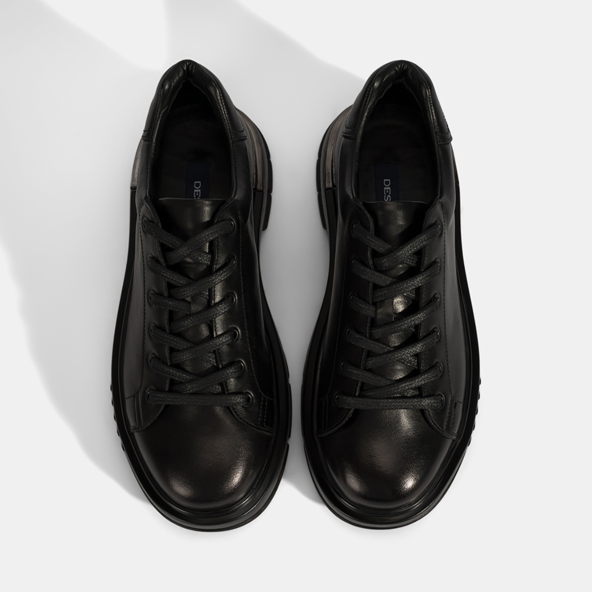 Erkek Siyah Bağcıklı Kalın Tabanlı Deri Ayakkabı