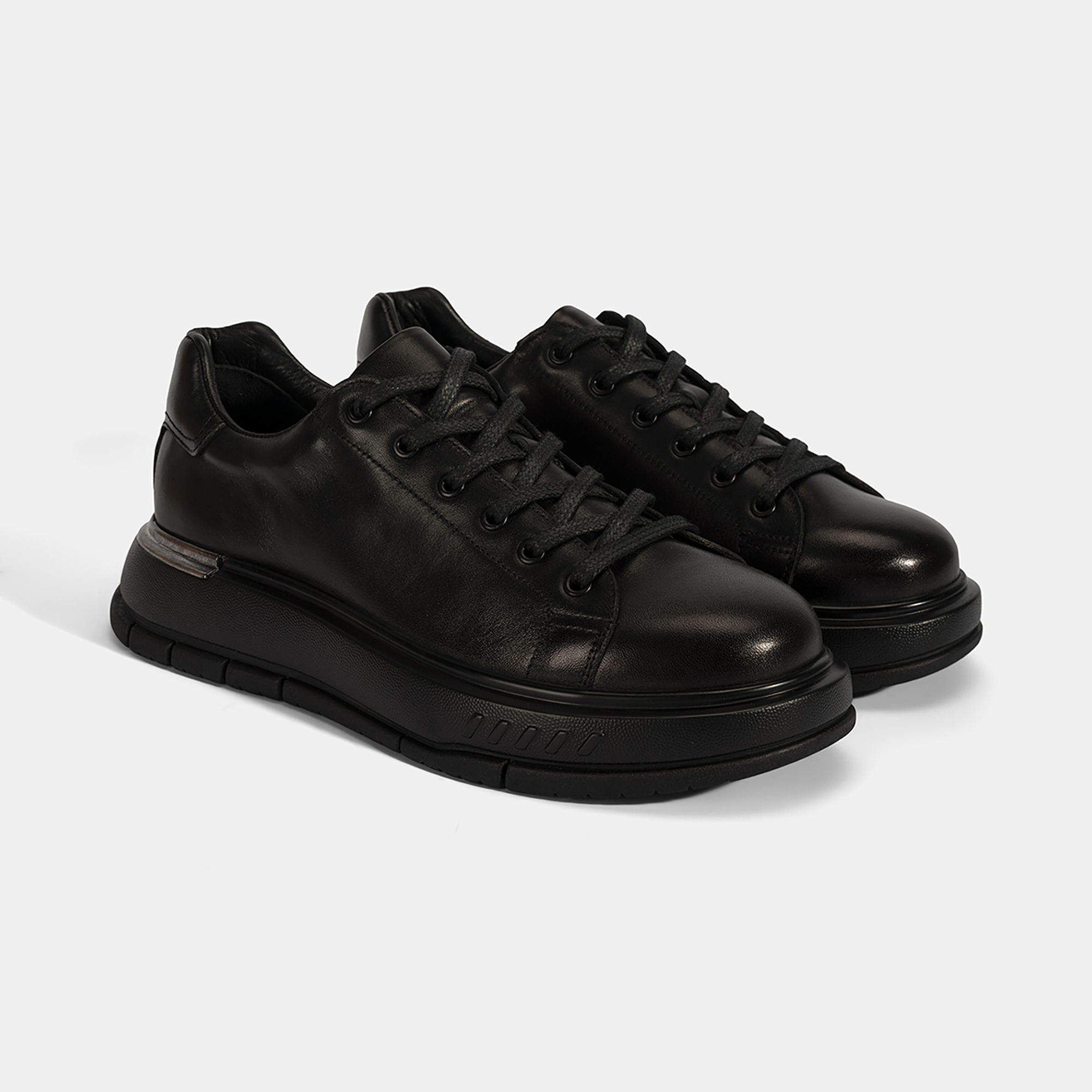 Erkek Siyah Bağcıklı Kalın Tabanlı Deri Ayakkabı