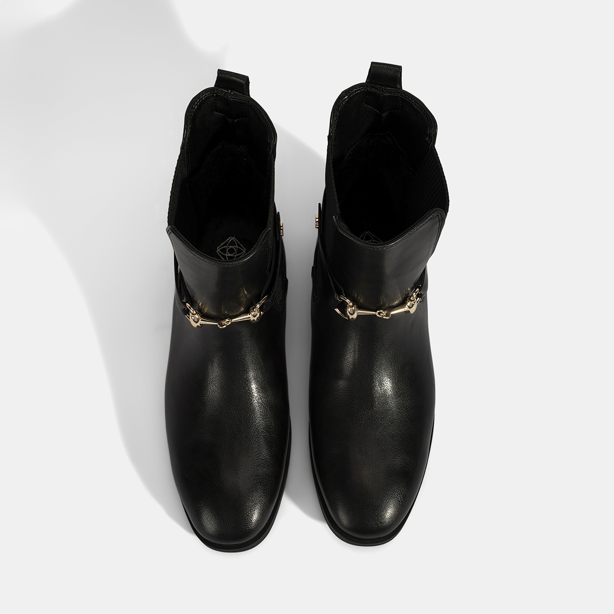 Kadın Siyah Metal Toka Aksesuarlı Bot