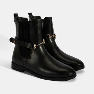  Kadın Siyah Metal Toka Aksesuarlı Bot