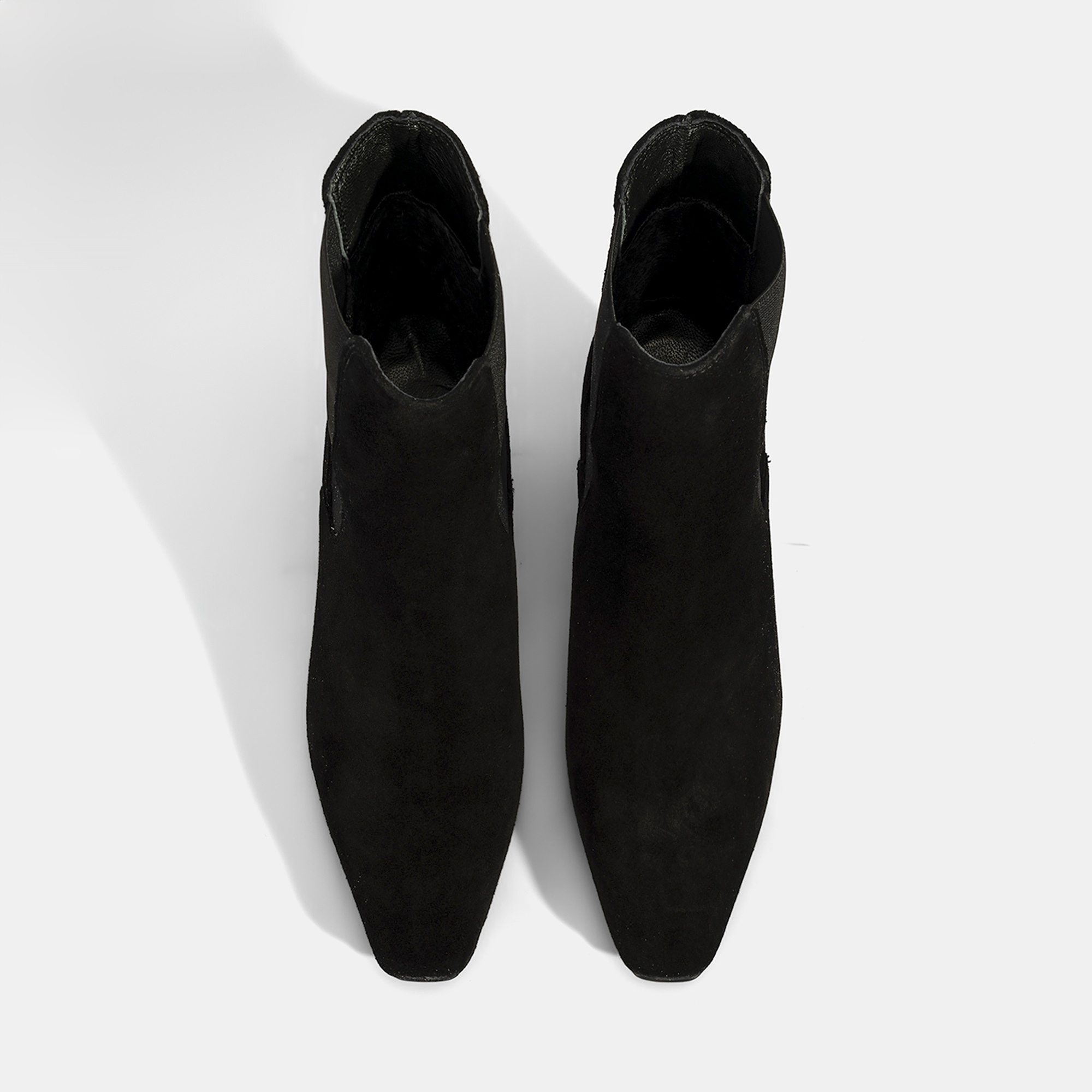 Kadın Siyah Lastikli Topuklu Süet Deri Bot