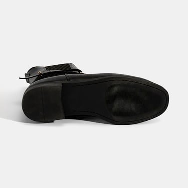  Kadın Siyah Metal Toka Aksesuarlı Bot