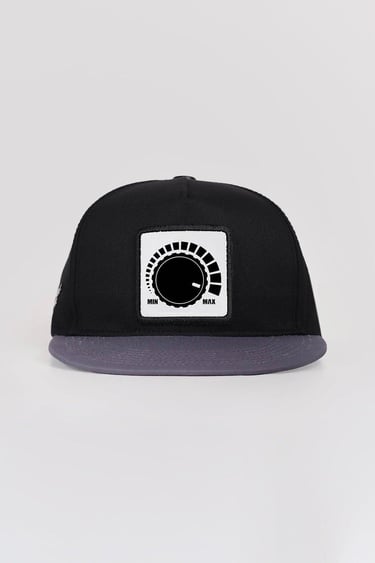  BlackBörk, DM Logolu Gri-Siyah Hip Hop Şapka, Unisex