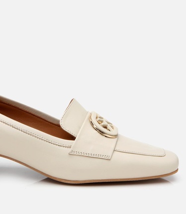  Kadın Deri Ekru Tokalı Kalın Topuklu Klasik Loafer