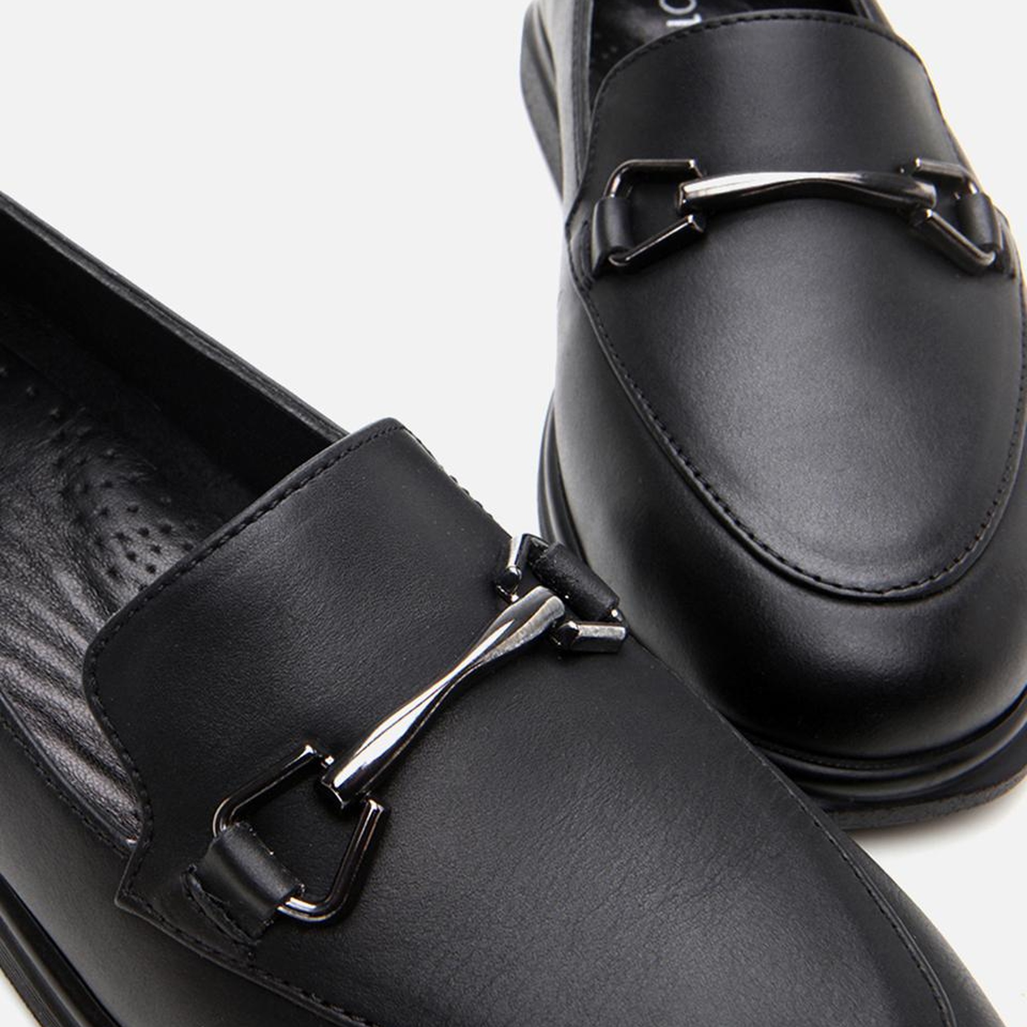 Kadın Deri Siyah Tokalı Günlük Loafer