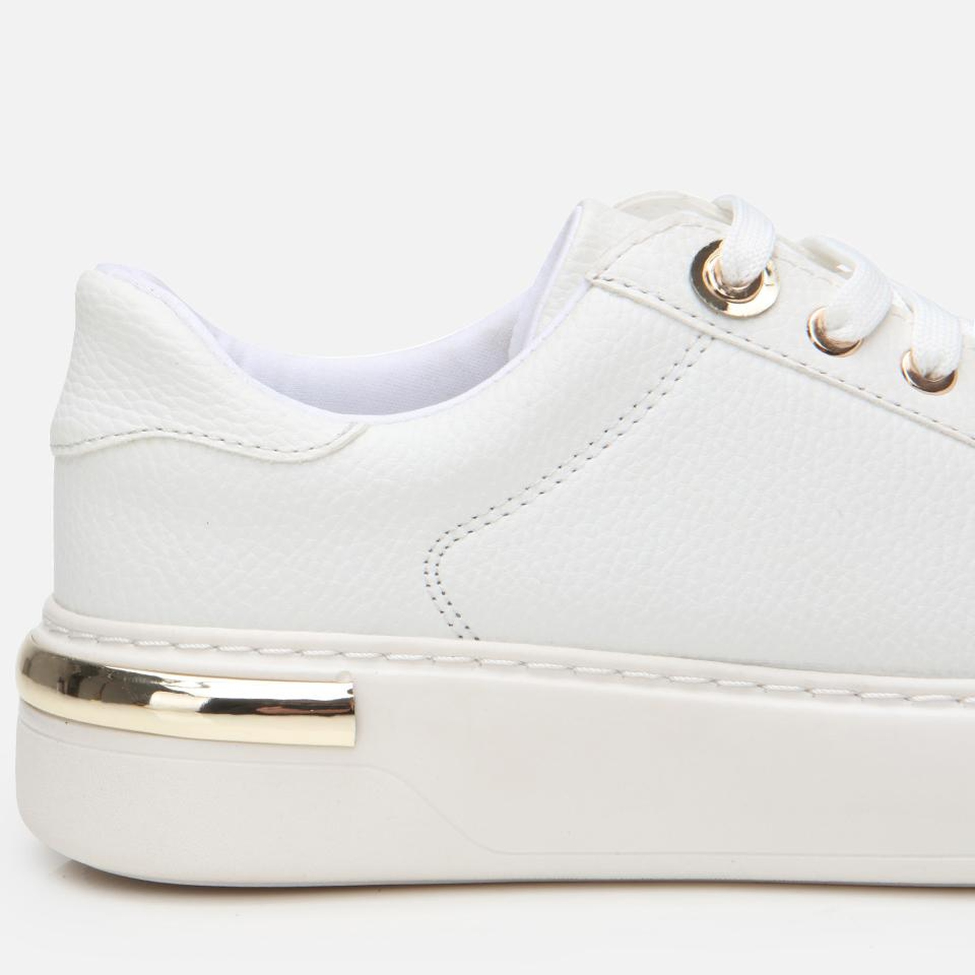 Kadın Beyaz Taban Detaylı Spor Ayakkabı