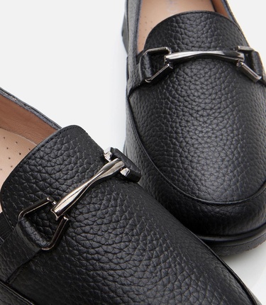  Kadın Deri Siyah Tokalı Loafer