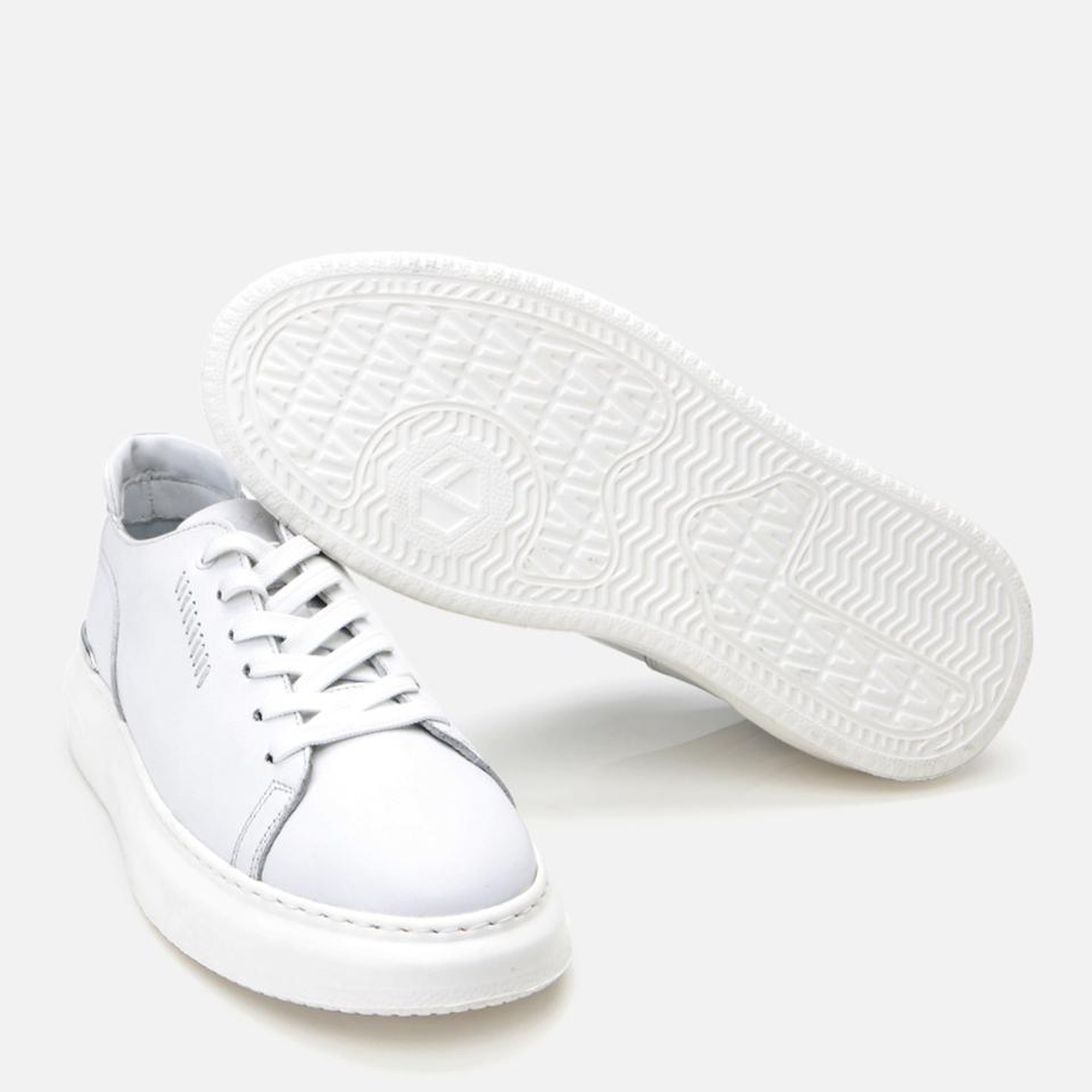 Erkek Deri Beyaz Toka Detaylı Spor Ayakkabı