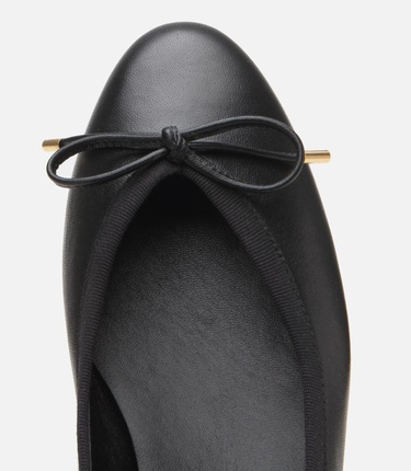  Kadın Deri Siyah Topuk Detaylı Babet