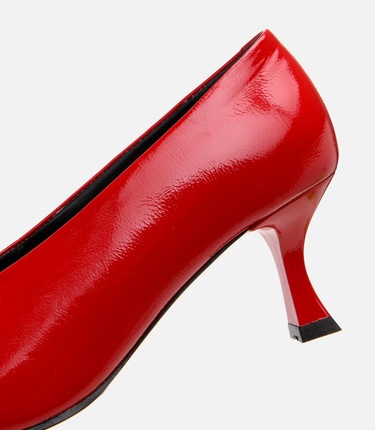  Kadın Rugan Deri Kırmızı İnce Topuklu Ayakkabı