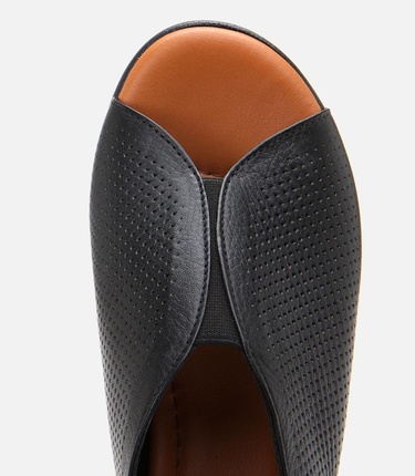  Kadın Deri Siyah Dolgu Topuklu Sandalet