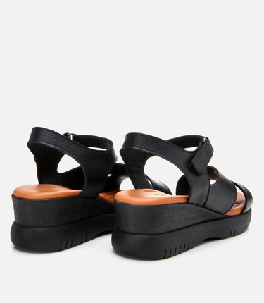  Kadın Deri Siyah Dolgu Topuklu Sandalet