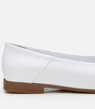  Kadın Deri Beyaz Tokalı Babet