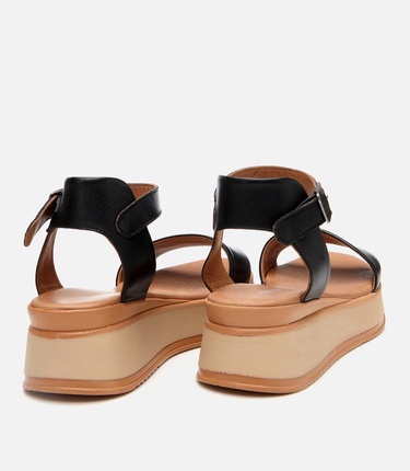  Kadın Deri Siyah Dolgu Topuklu Sandalet