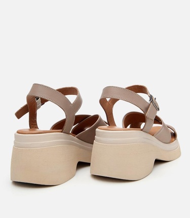  Kadın Deri Vizon Dolgu Topuklu Sandalet