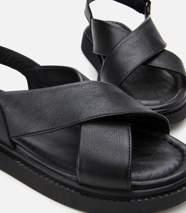  Kadın Deri Siyah Ayarlanabilir Düz Sandalet