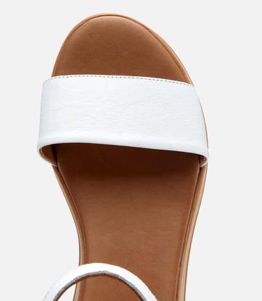  Kadın Deri Beyaz Dolgu Topuklu Sandalet