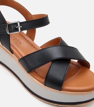  Kadın Deri Siyah Dolgu Topuklu Sandalet