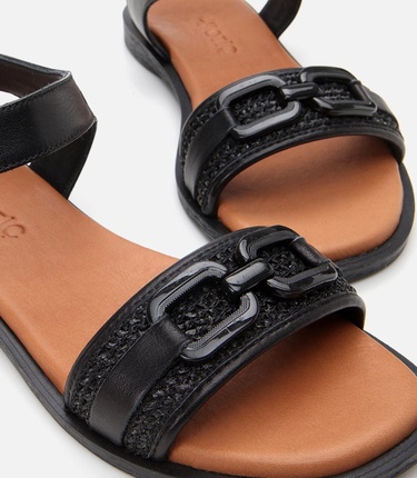  Kadın Deri Siyah Hasır Detaylı Düz Sandalet